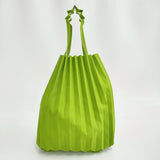 me ISSEY MIYAKE TRUNK PLEATS BAG 12 MI53AG032 プリーツ トートバッグ ライトグリーン レディース ミー イッセイミヤケ【中古】6-0825G♪