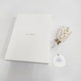 la fleur 新品 すずらんコサージュ ブーケ チュール リボン 定価24200円 ブローチ オフホワイト レディース ラフルール【中古】6-0908G♪