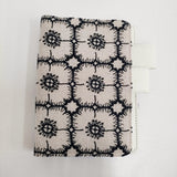 mina perhonen/ほぼ日 anemone 手帳カバー A6 手帳カバー グレージュ ブラック レディース ミナペルホネン/ほぼ日【中古】6-0914G♪