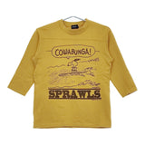 SPRAWLS スヌーピープリント サイズM フットボール 七分袖 Ｔシャツ カットソー イエロー メンズ スプロールズ【中古】5-0223M♪