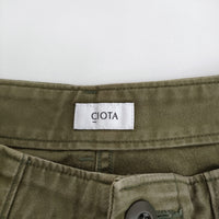 CIOTA スビンコットンバックサテンベイカーパンツ 定価27500円 PTLM-103 サイズ4 パンツ カーキ メンズ シオタ【中古】5-0805G♪